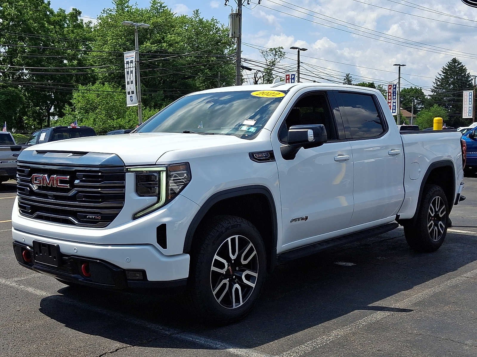 Used 2022 Summit White GMC AT4 image 3