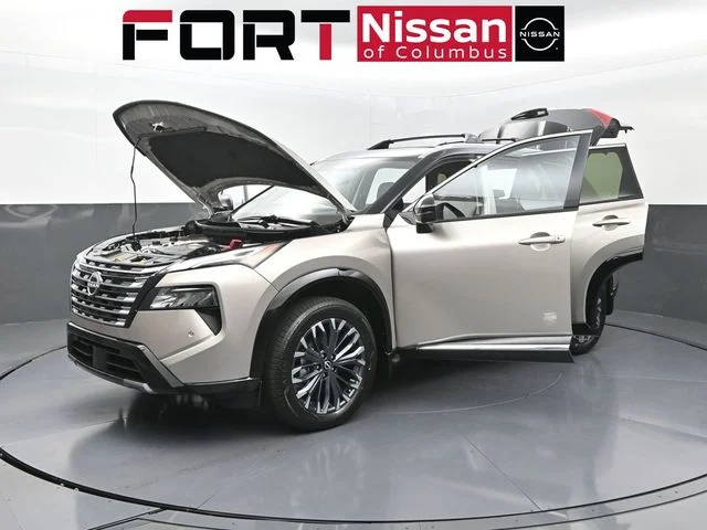 New 2026 Champagne Silver Metallic / Super Black Two-tone Nissan Platinum image 3