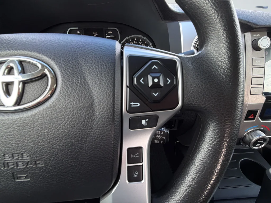 Used 2021 White Toyota SR5 image 18