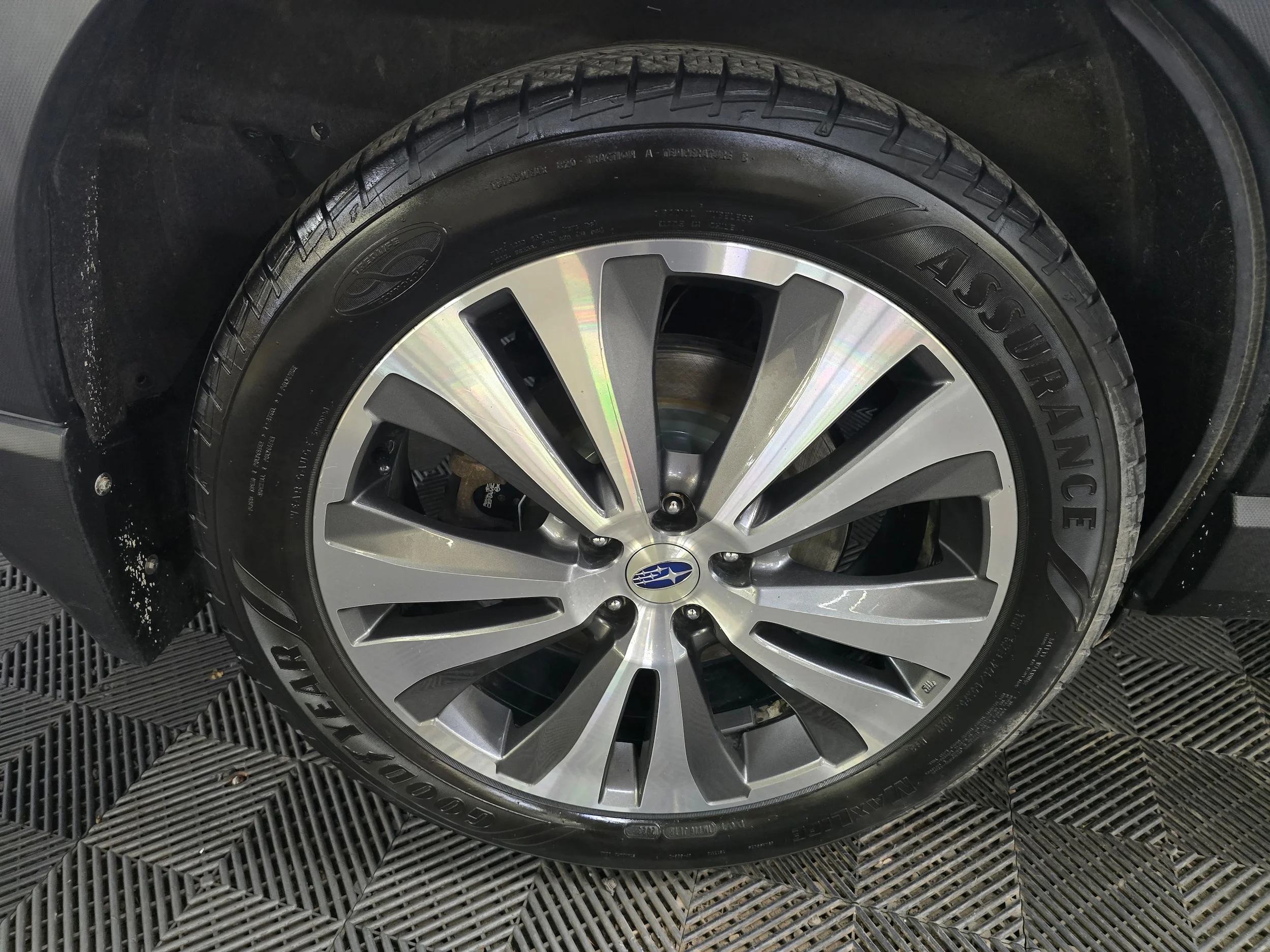 Used 2019 Crystal White Pearl Subaru Limited 7-Passenger image 13
