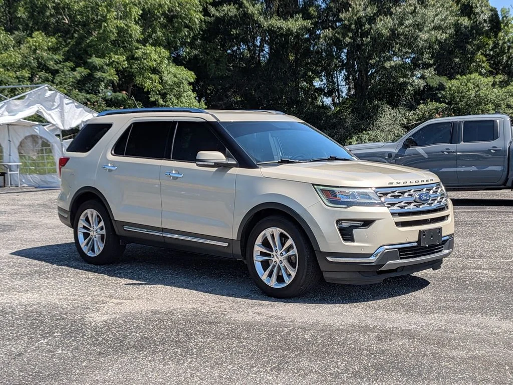 Used 2018 Silver Ford Limited image 7