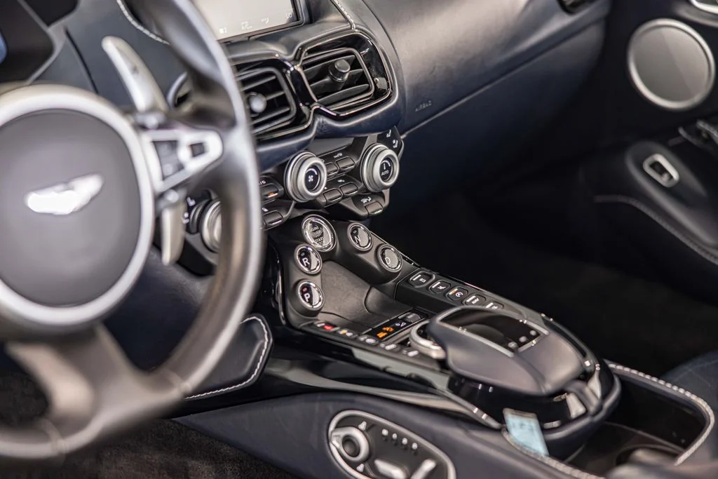 Used 2020 Silver Aston Martin Base image 19