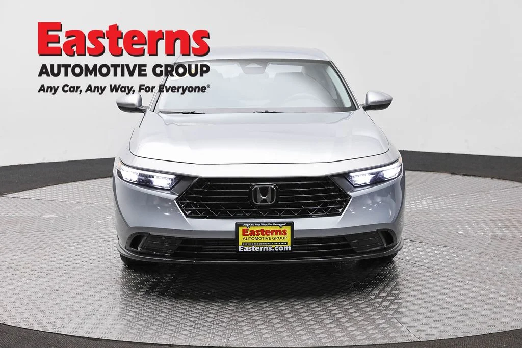 Used 2025 Silver Honda LX image 2