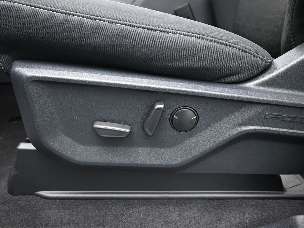 New 2026 Carbonized Gray Metallic Ford XLT image 10