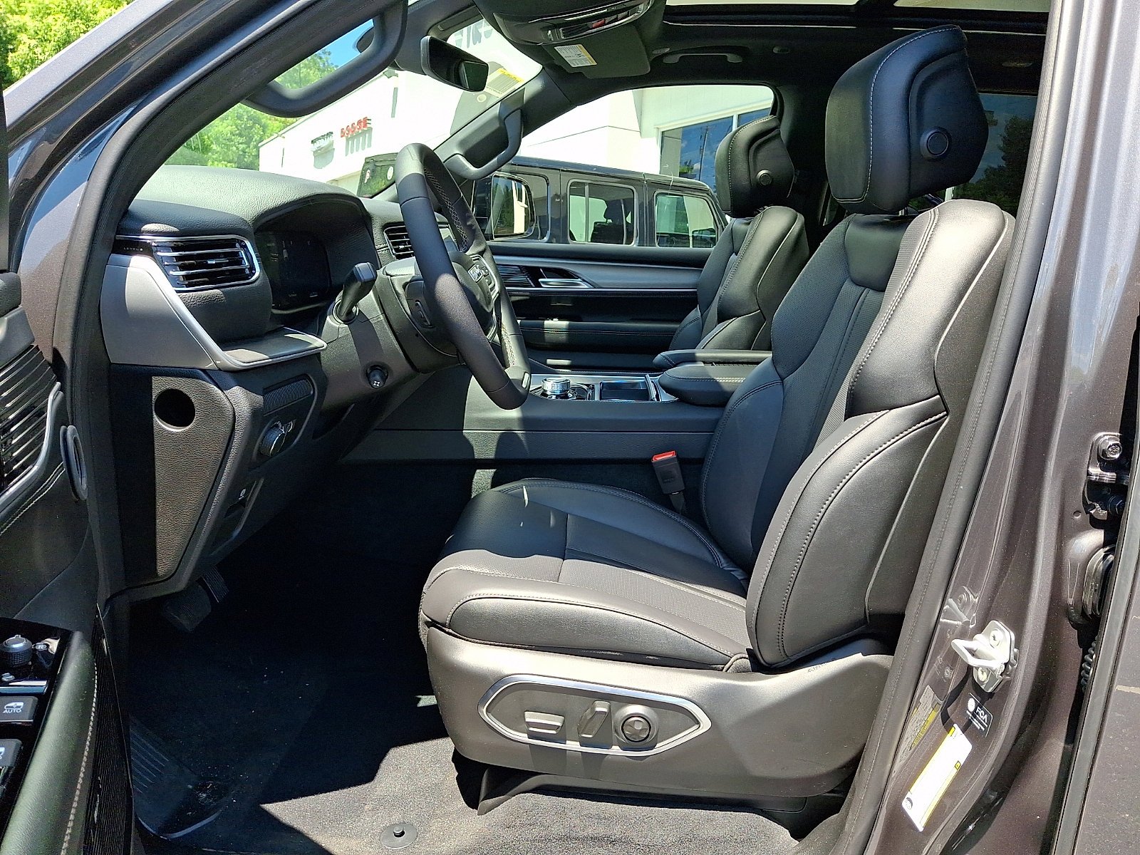 New 2026 Baltic Gray Metallic Clearcoat Jeep Limited Altitude image 9