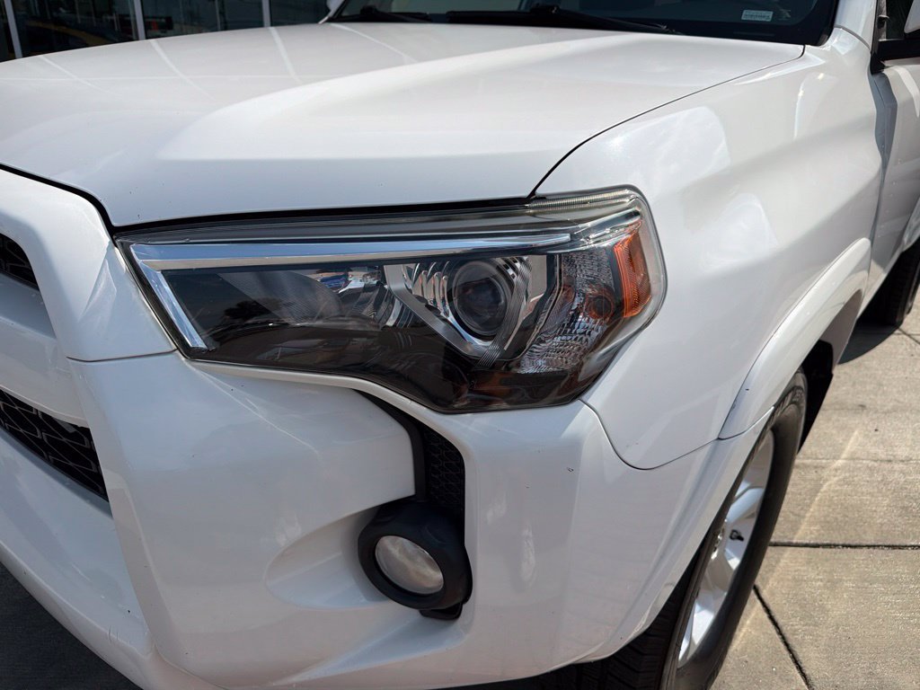Used 2019 White Toyota SR5 image 12