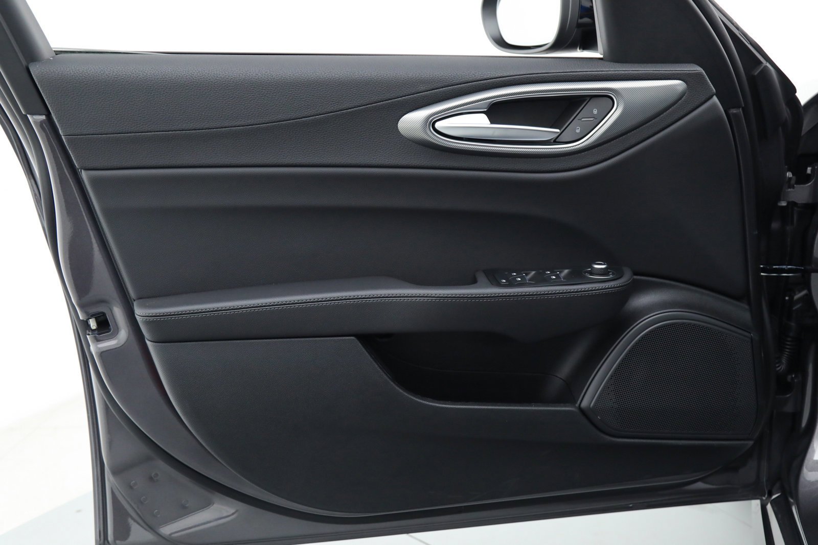 2025 Alfa Romeo Giulia Base - Photo 14