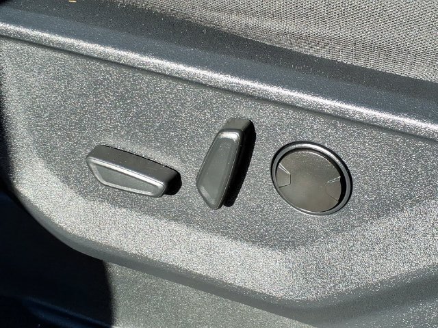 Used 2024 Black Ford XLT image 15
