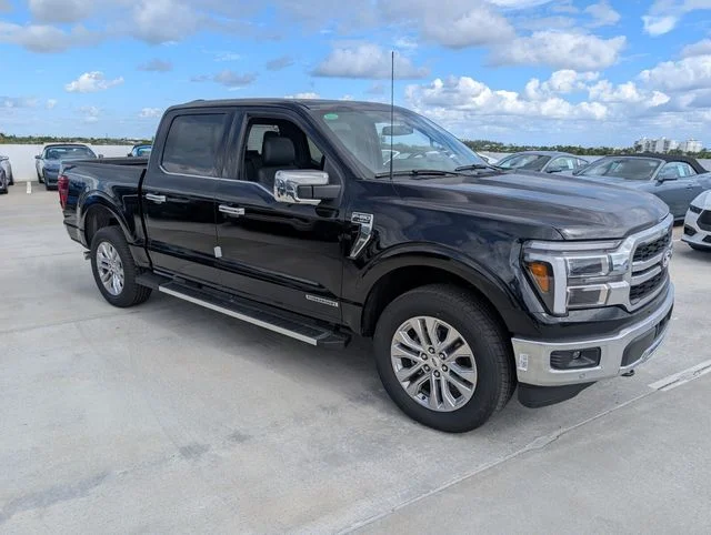 2025 Ford F-150 Lariat - Photo 2