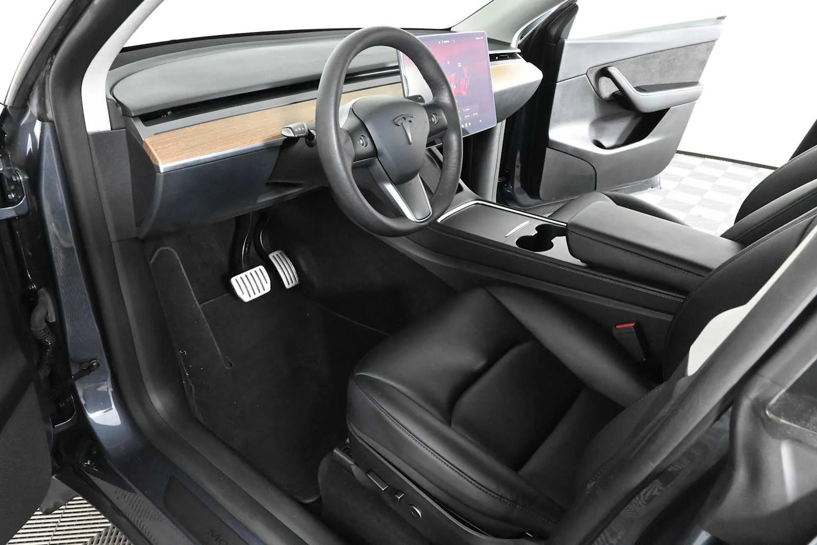 Used 2022  Tesla Performance image 19