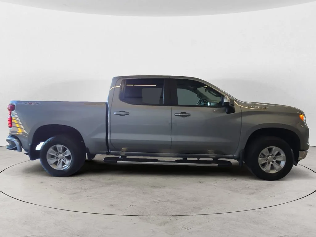 Used 2023 Sterling Gray Metallic Chevrolet LT image 4