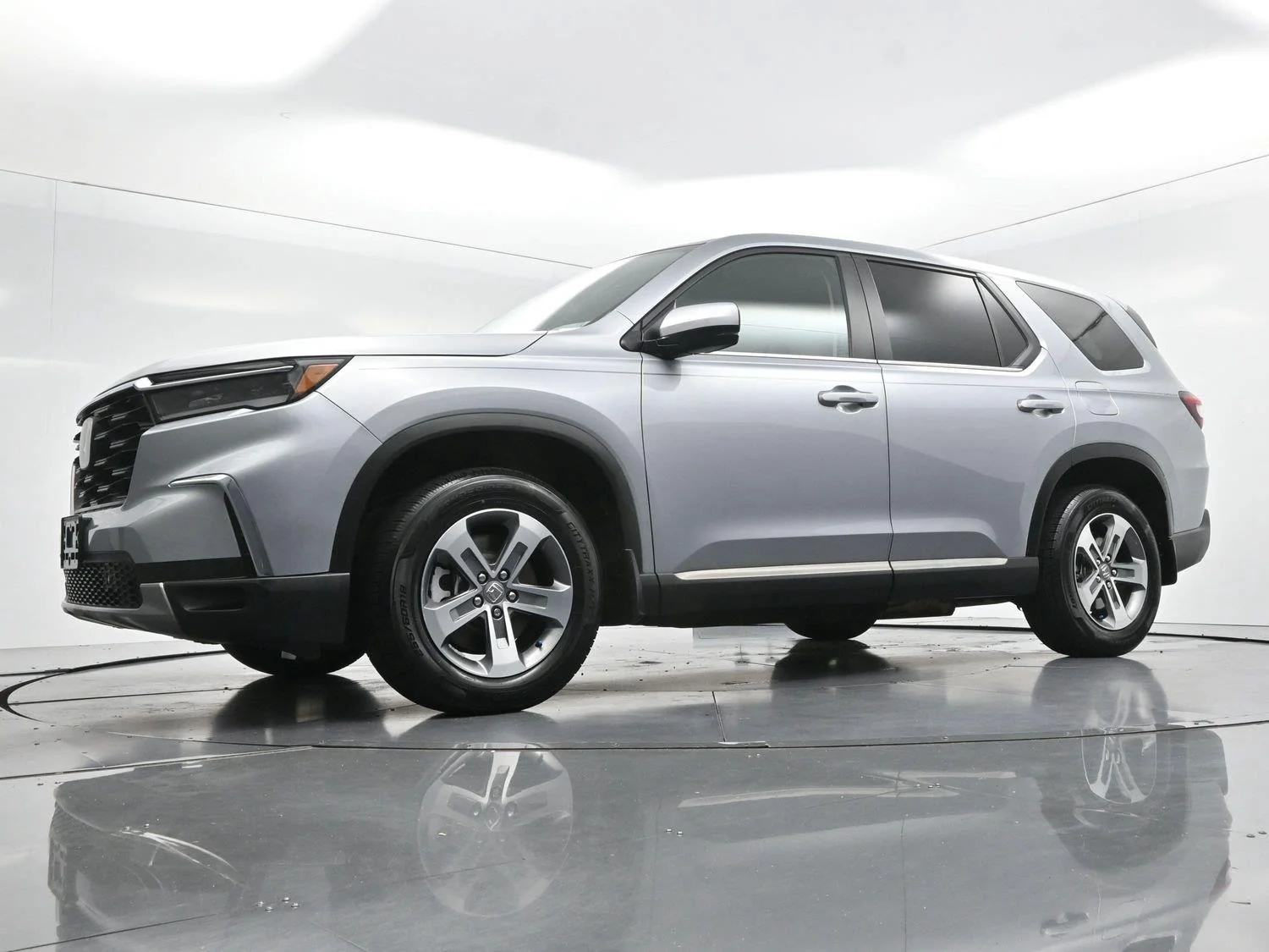 Used 2024 Lunar Silver Metallic Honda EX-L 7 Passenger image 48