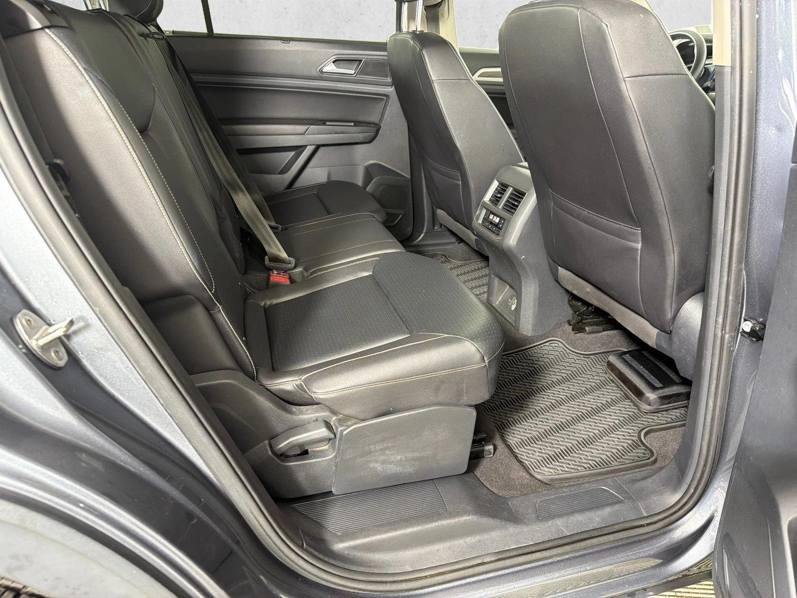 Used 2021 Silver/Gray Volkswagen 2.0T SE image 15