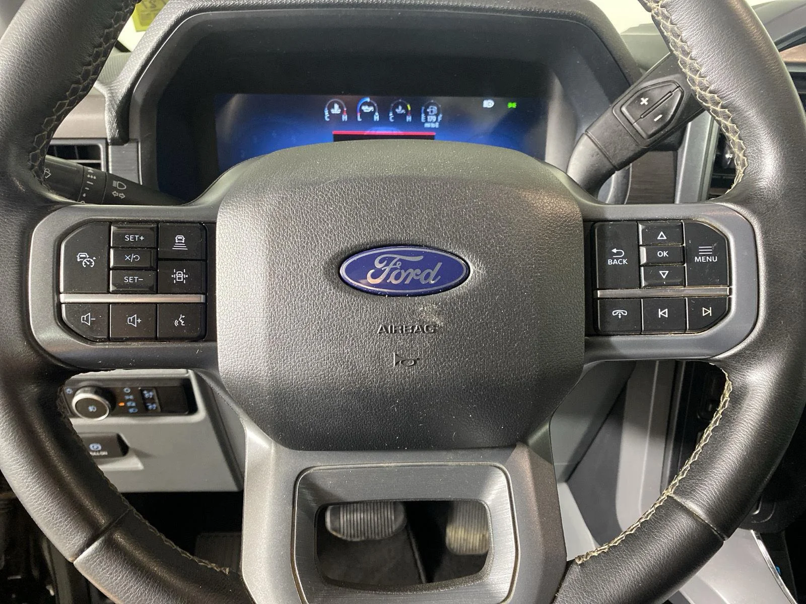 Used 2024 Darkened Bronze Ford XLT image 24