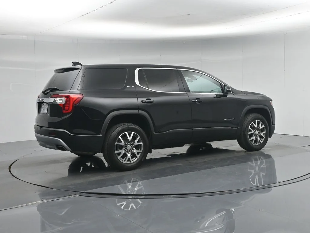 Used 2022 Black GMC SLE image 30