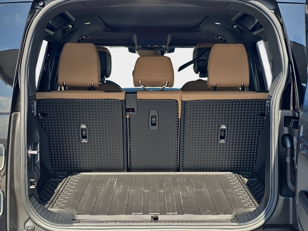 New 2026 Santorini Black LAND ROVER X-Dynamic SE image 12