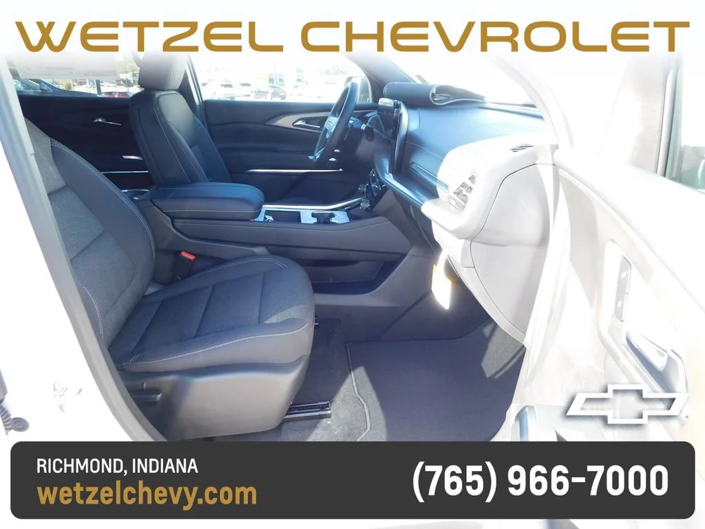 New 2027 Summit White Chevrolet LT image 17