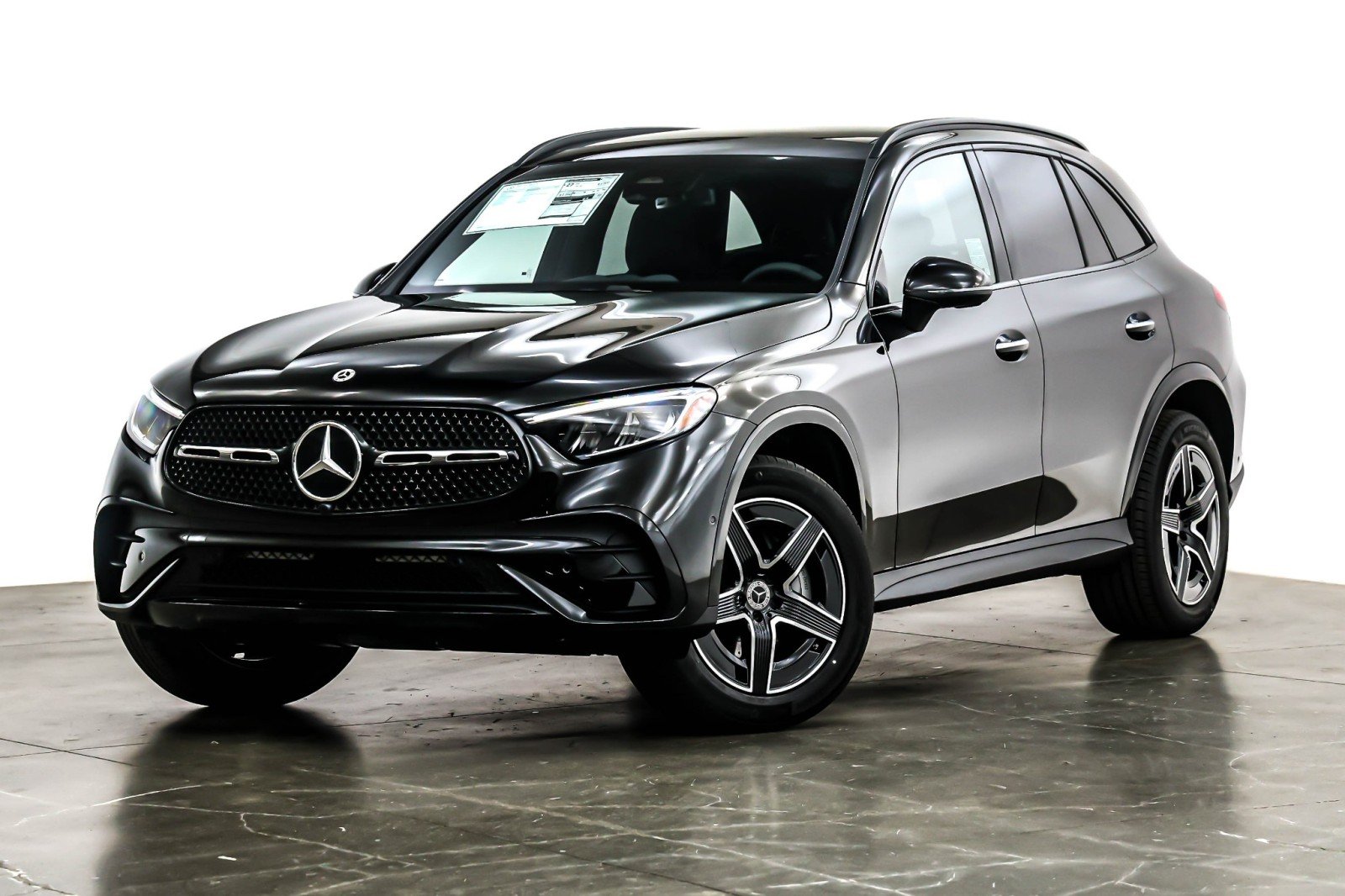 2026 Mercedes-Benz GLC GLC 300's photo
