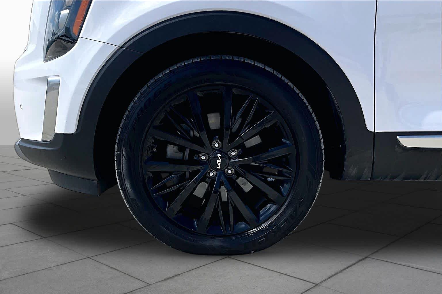 Used 2022 GLAC WHITE Kia SX image 10