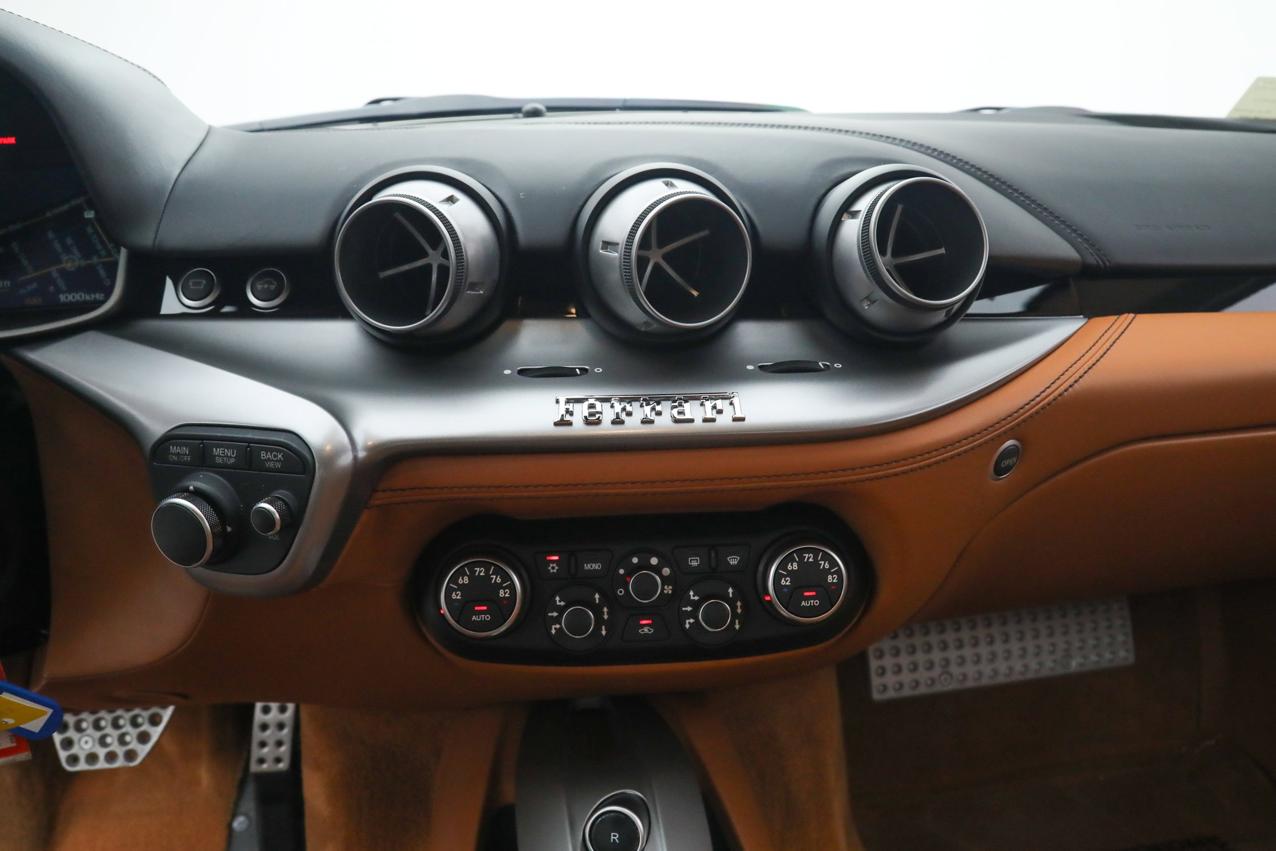 Used 2016 Red Ferrari  image 31