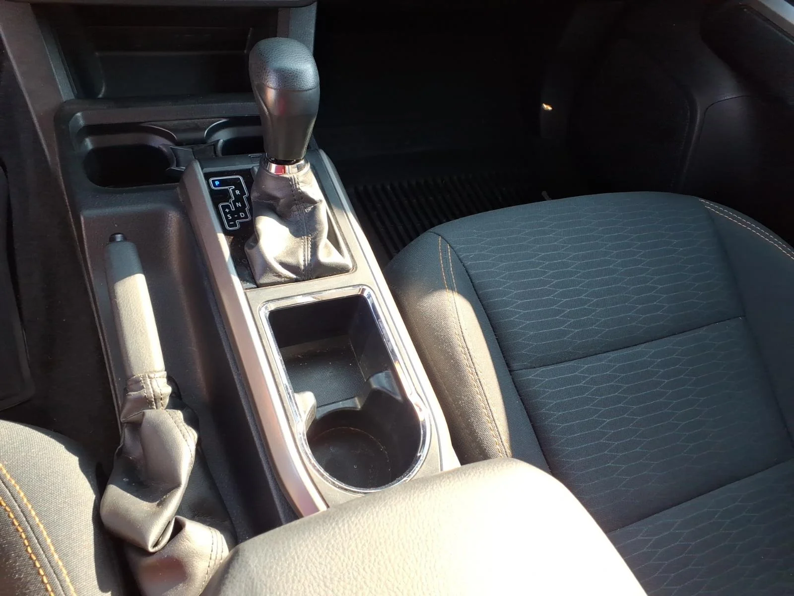 Used 2018 White Toyota  image 8