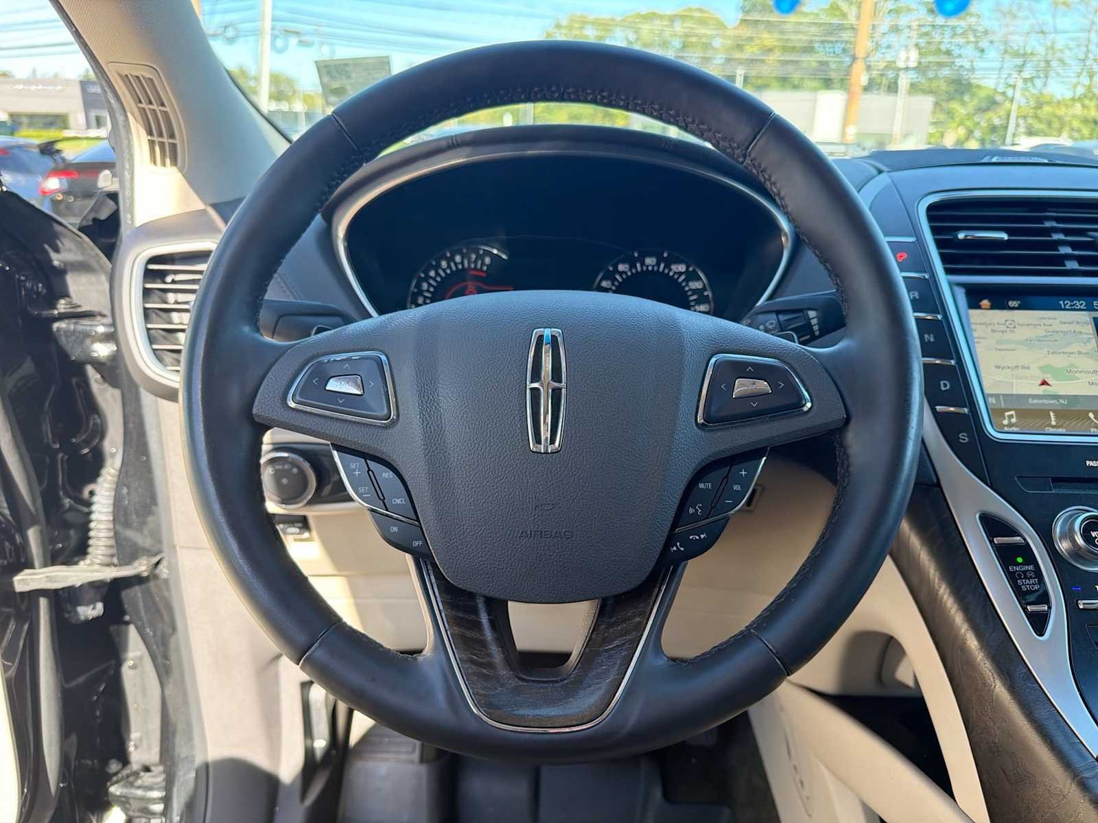 Used 2018 Black Velvet Lincoln Reserve image 24