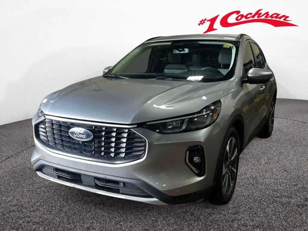 Used 2023 Iconic Silver Ford Platinum image 31