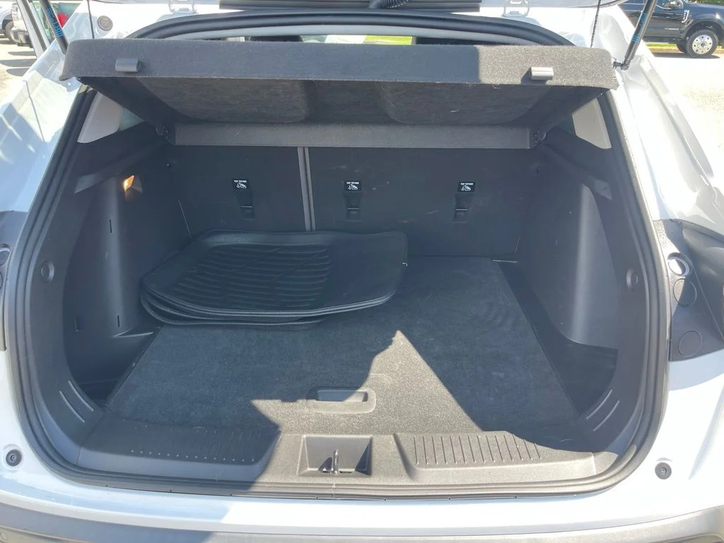 Used 2024 Summit White Chevrolet ACTIV image 26