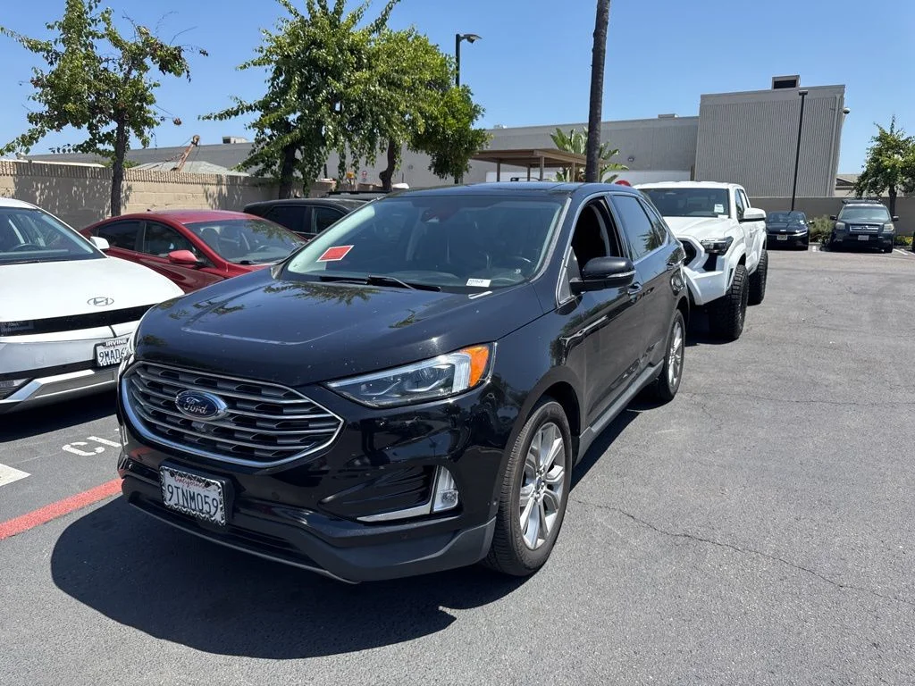 2019 Ford Edge Titanium's photo