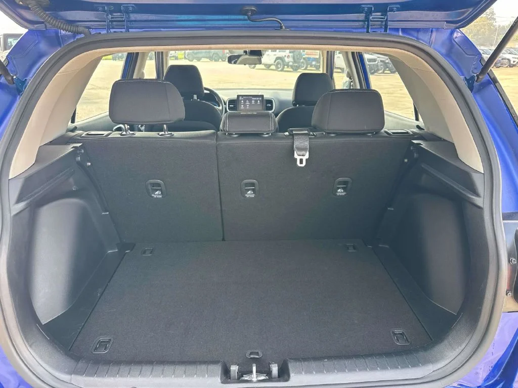 Used 2025 Blue Hyundai SEL image 19