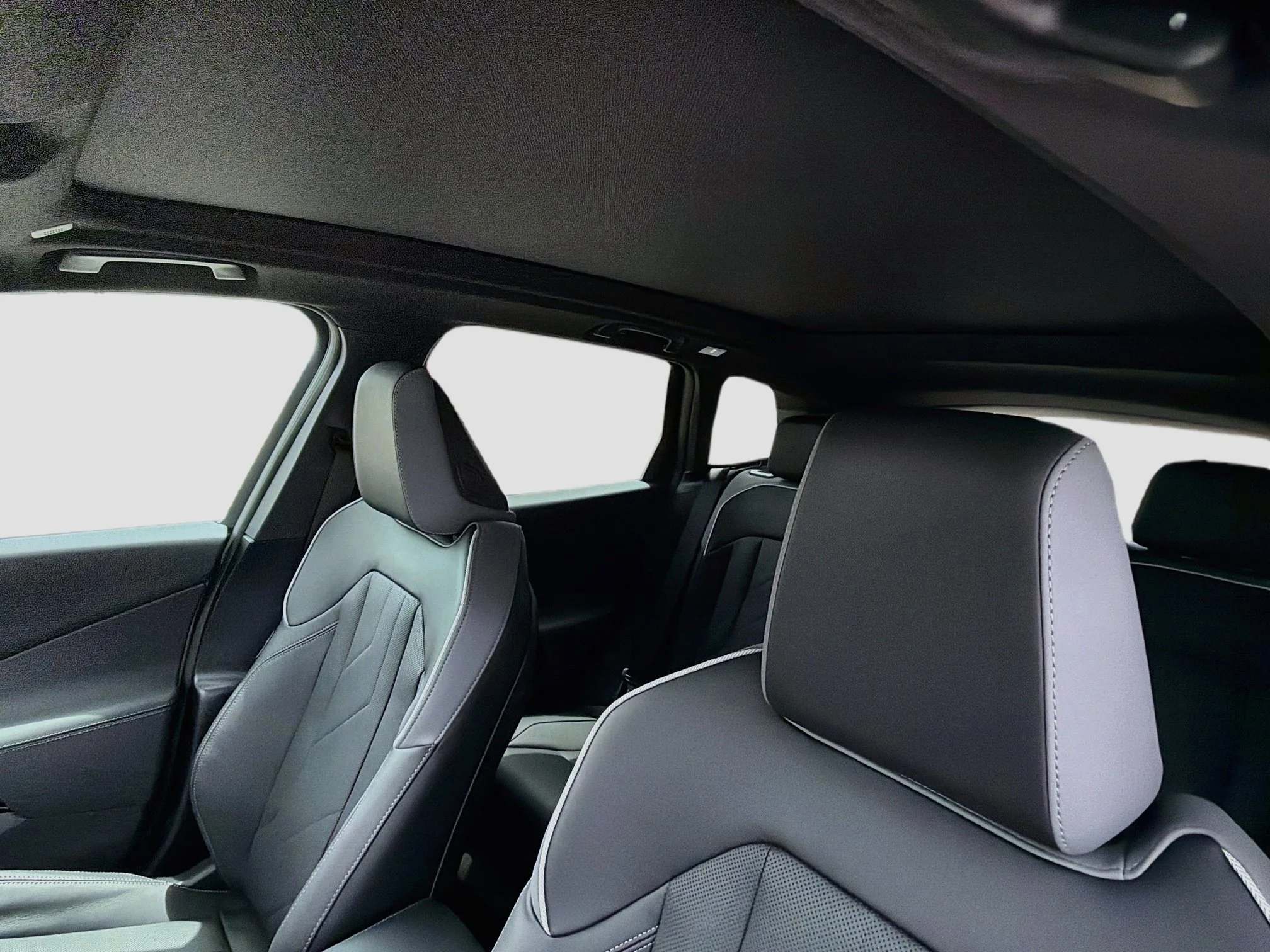 New 2026 Skyscraper Grey Metallic BMW 30 xDrive image 27