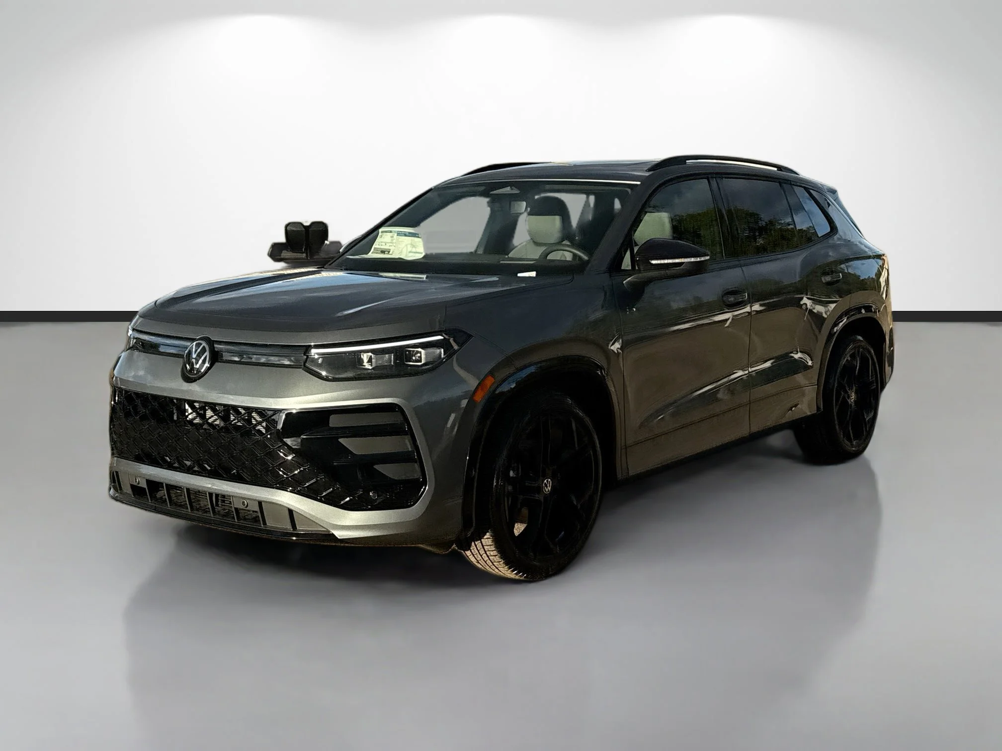New 2026 Platinum Volkswagen SE R-Line Black image 7