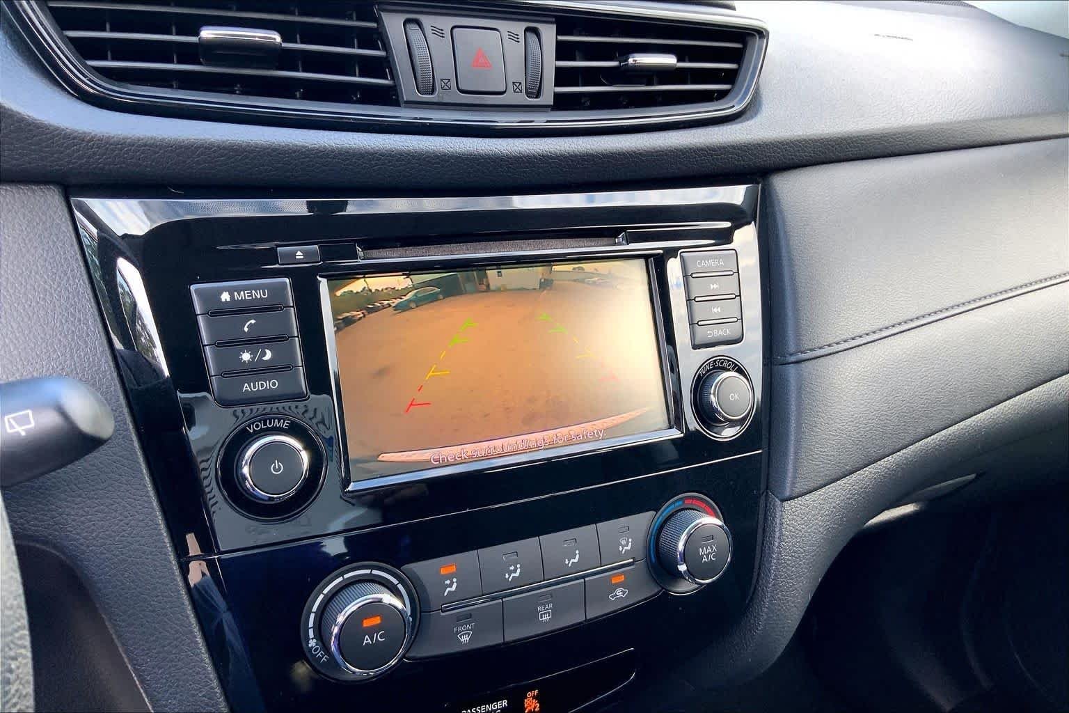 Used 2018 Magnetic Black Nissan S image 27