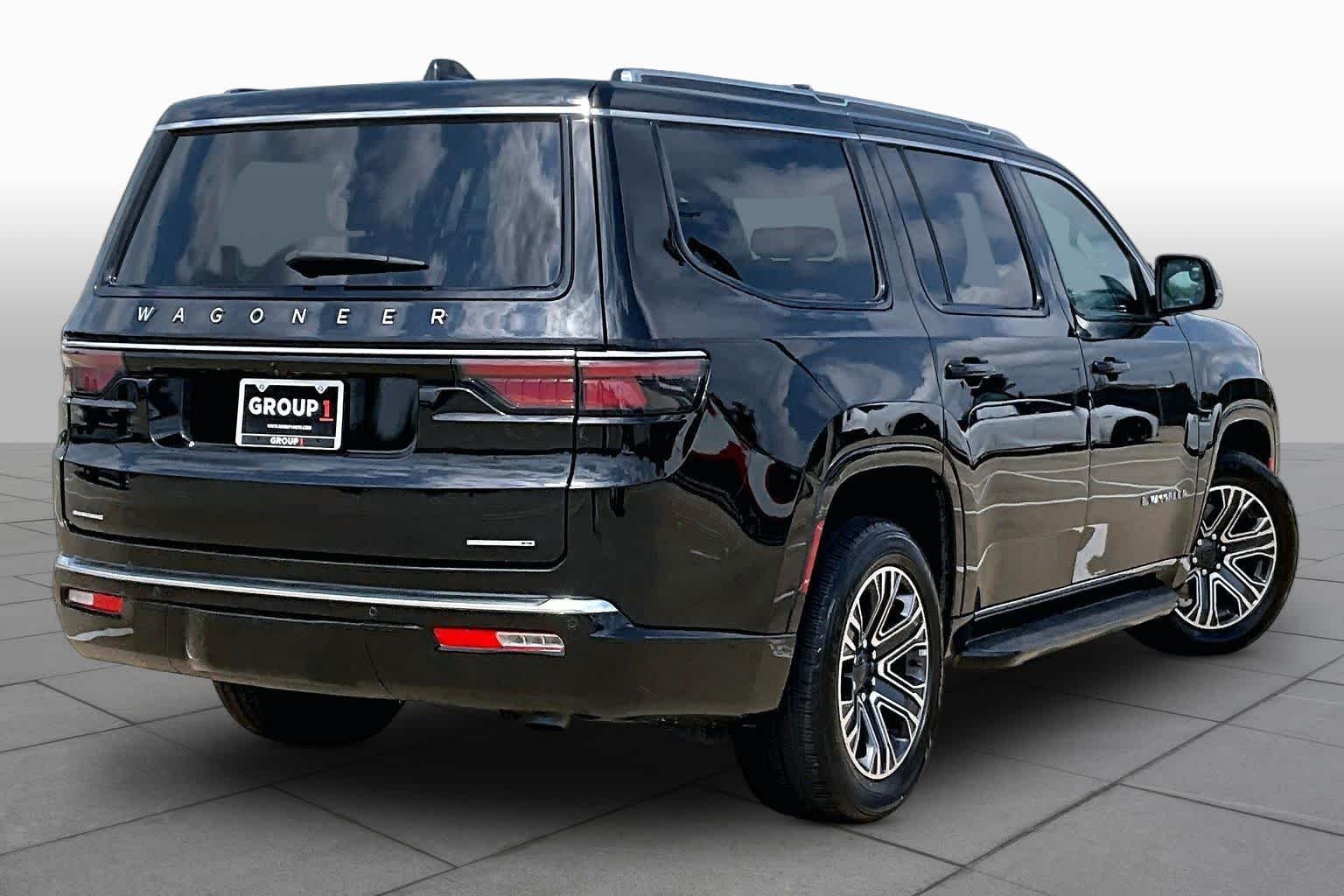 Used 2023 Diamond Black Crystal Pearlcoat Jeep Series II image 13