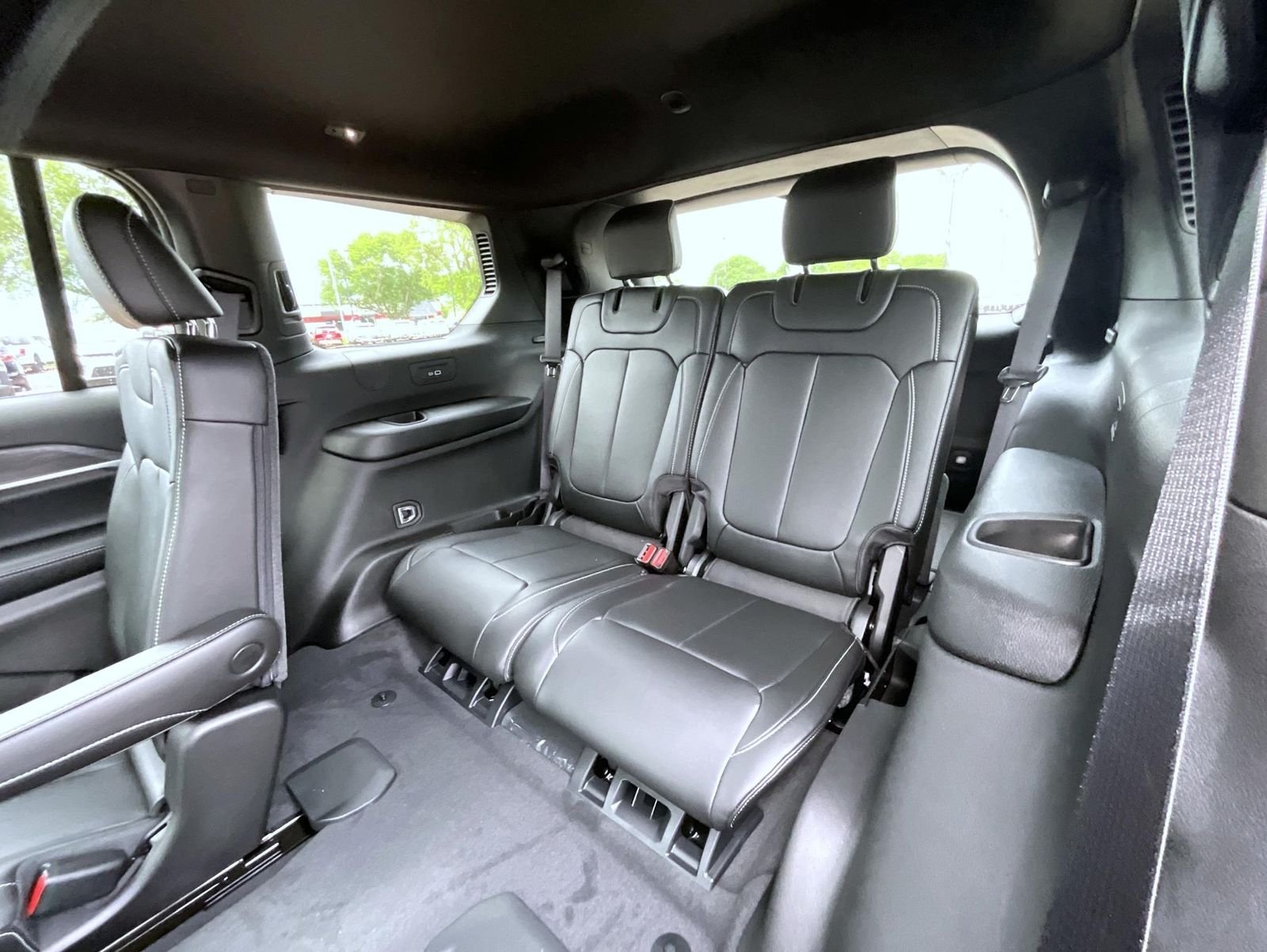 New 2026 Diamond Black Crystal Pearlcoat Jeep Limited image 13