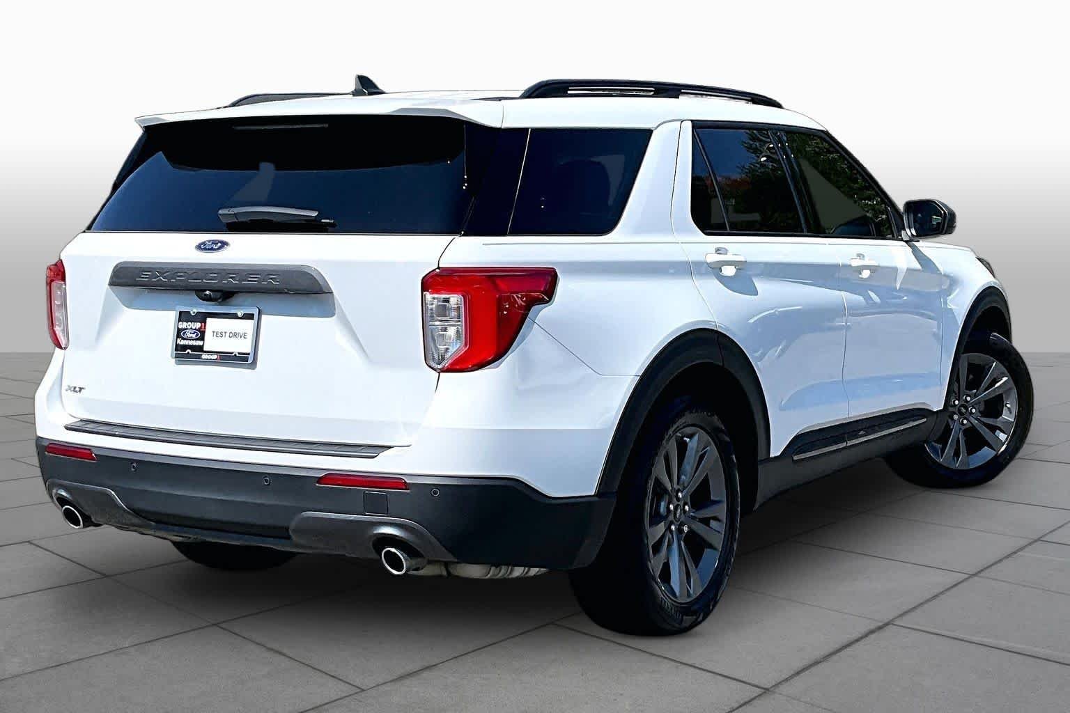 Used 2021 Oxford White Ford XLT image 13