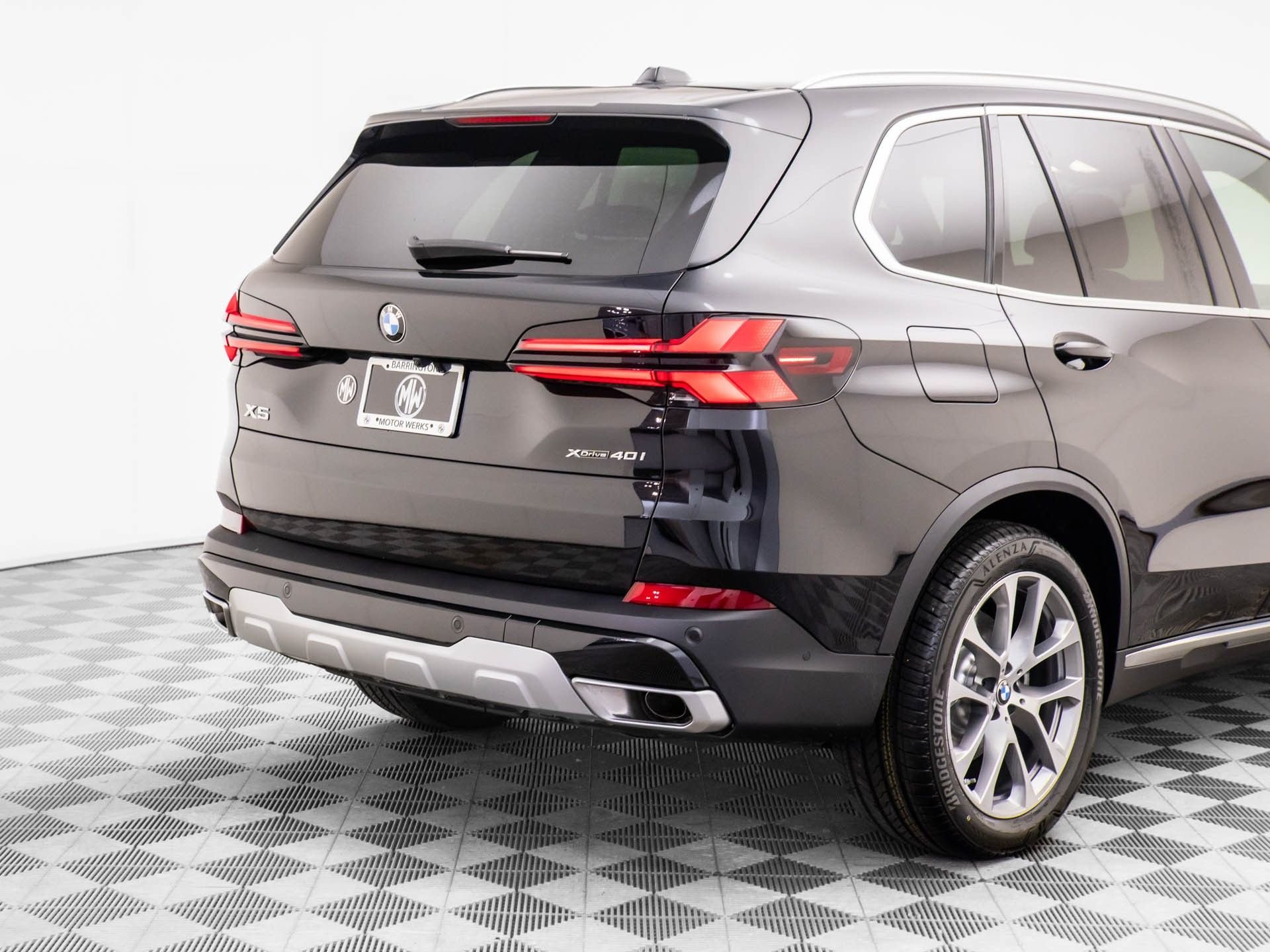 New 2026 Black Sapphire Metallic BMW xDrive40i image 38
