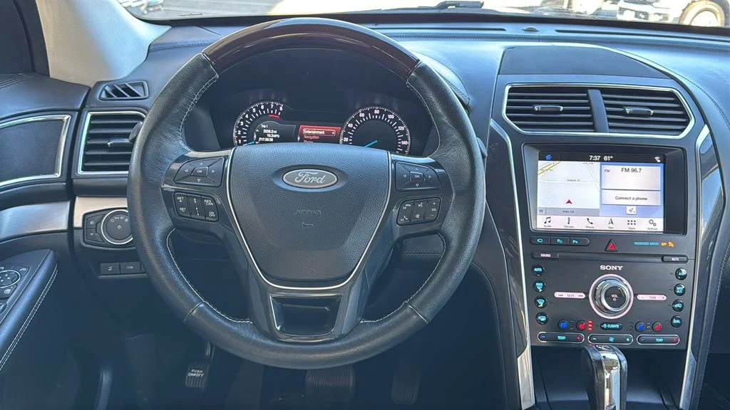 Used 2019 White Ford Platinum image 10