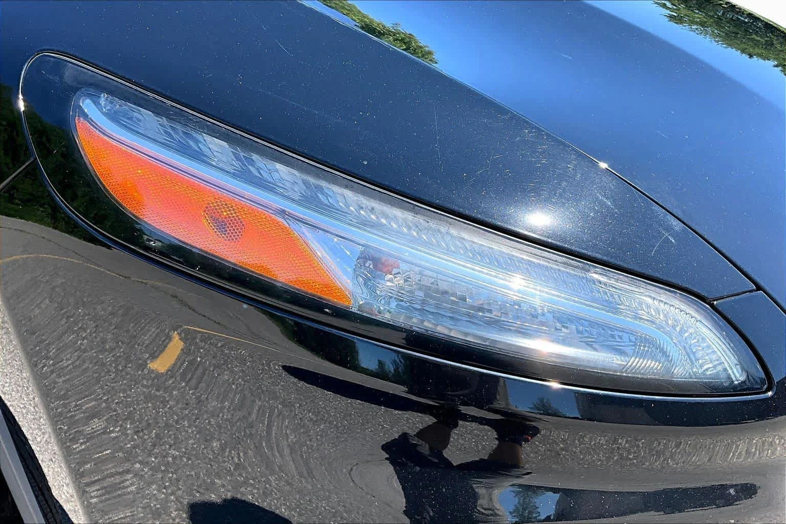 Used 2018 Diamond Black Crystal Pearlcoat Jeep Latitude Plus image 27