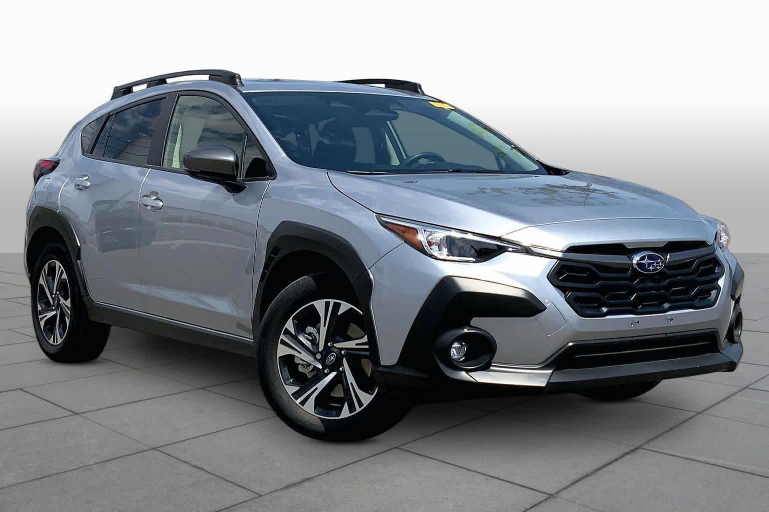 Certified Used 2025 Ice Silver Metallic Subaru Premium image 3