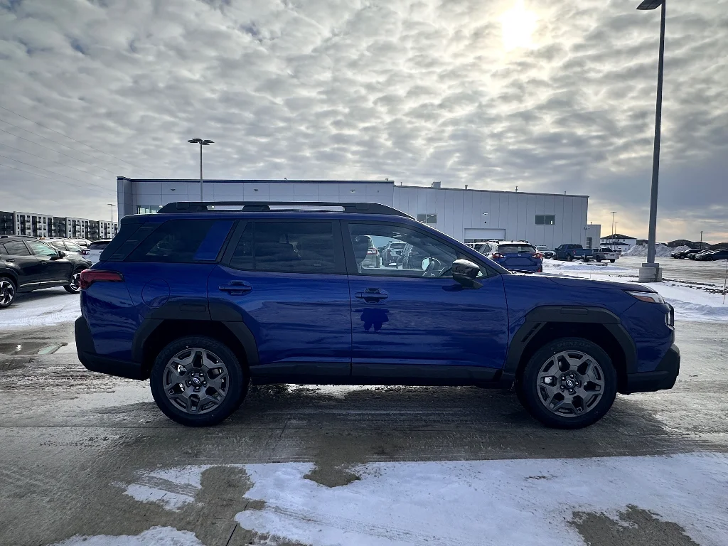 New 2026 SAPPHIRE BLUE PEARL Subaru Limited image 4