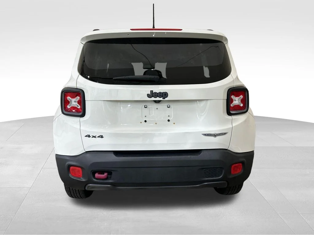 Used 2017 White Jeep Trailhawk image 4