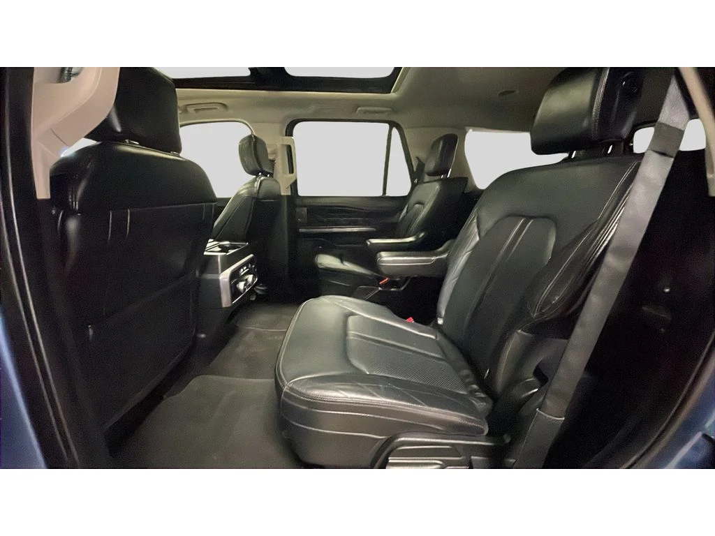 Used 2020 Blue Metallic Ford Platinum image 16