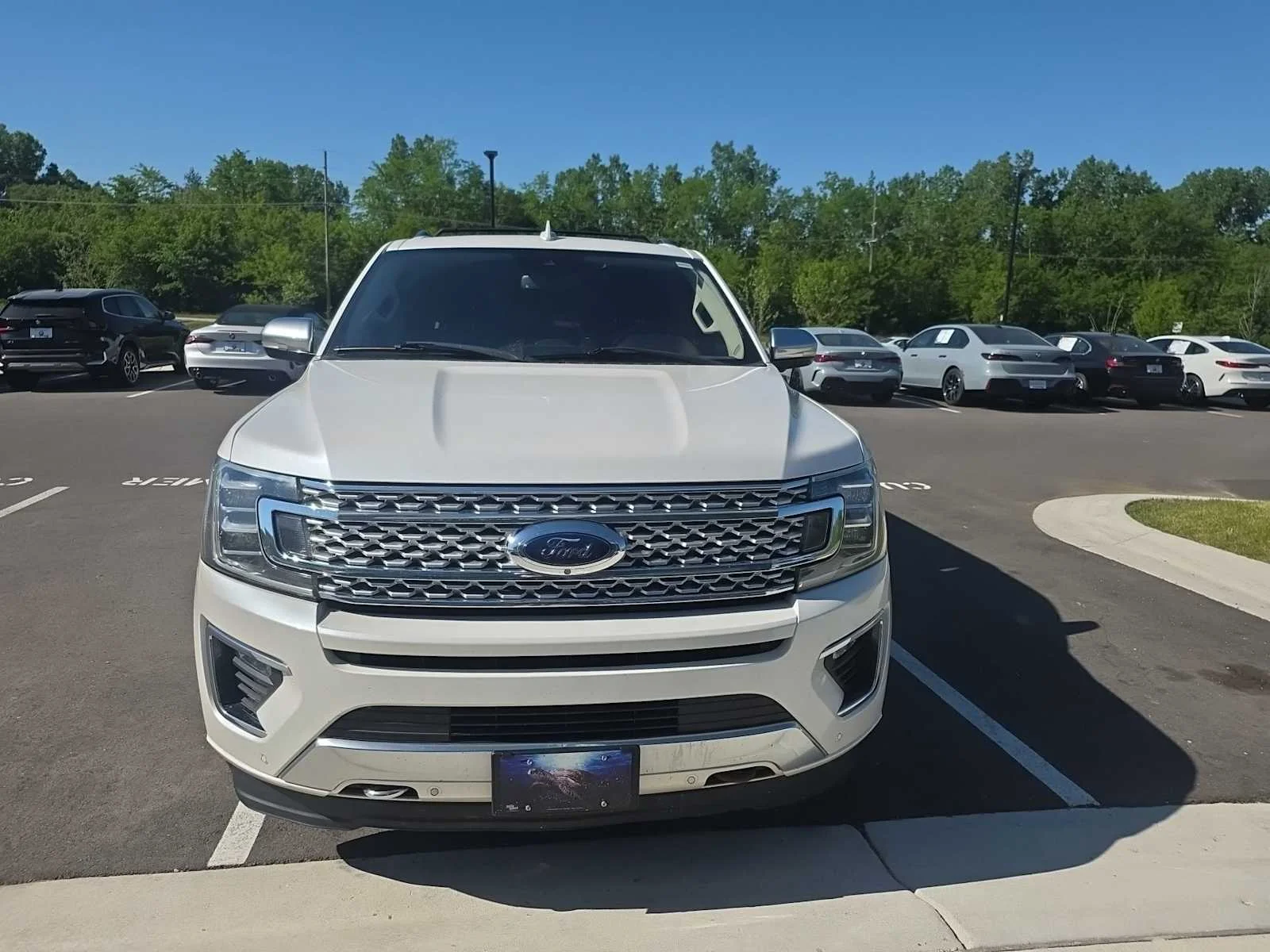 Used 2018 White Platinum Metallic Tri-Coat Ford Platinum image 3