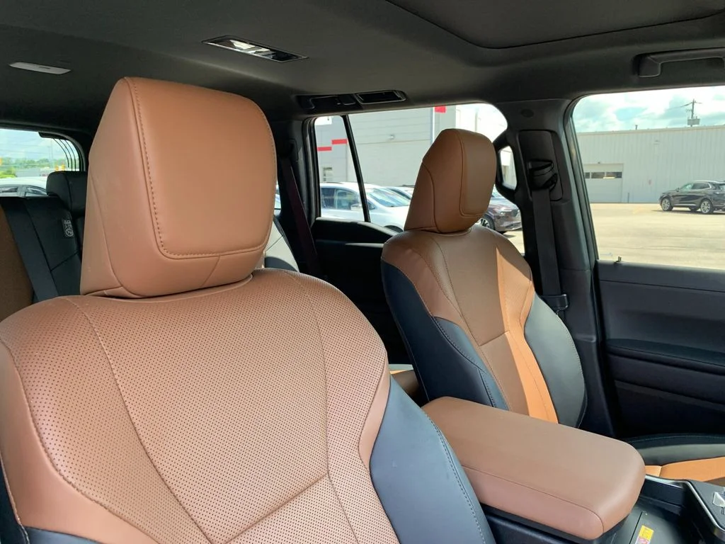 Used 2024 White Lexus 550 Premium image 20
