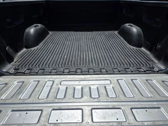 Used 2019 SILVER ICE METALLIC Chevrolet Work Truck image 16