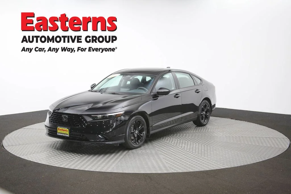Used 2025 Black Honda SE image 55