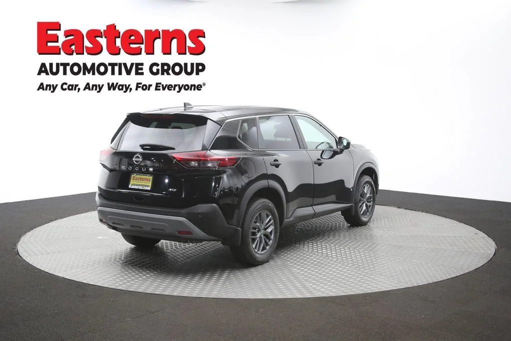 Used 2023 Black Nissan S image 39
