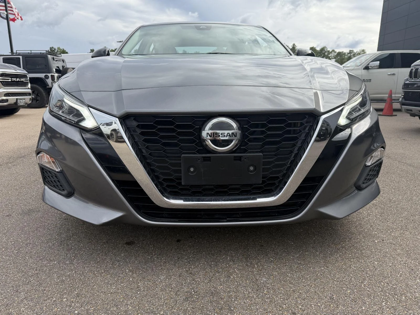 Used 2021 Gun Metallic Nissan 2.5 SR image 24