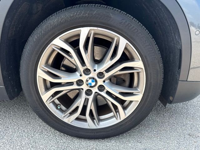Used 2016 Mineral Gray Metallic BMW xDrive28i image 3